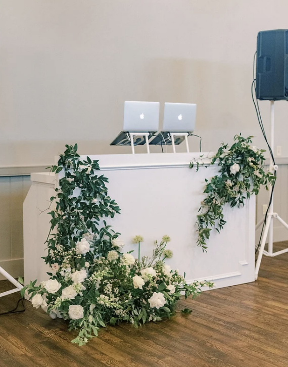 Magnolia DJ Facade