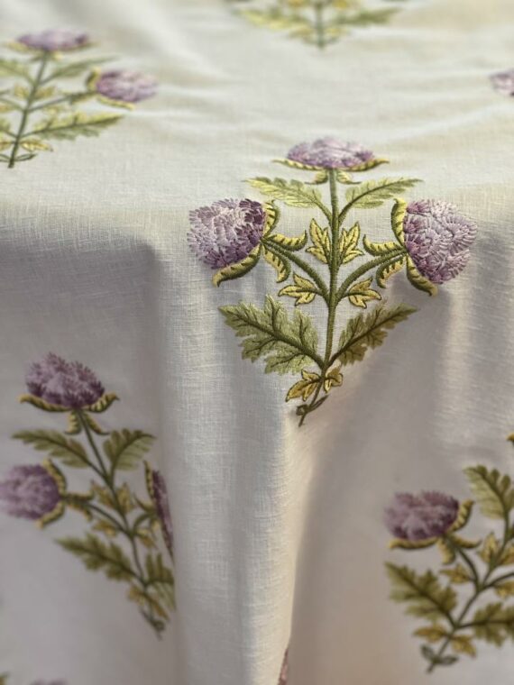 Meghan Linen, Mum